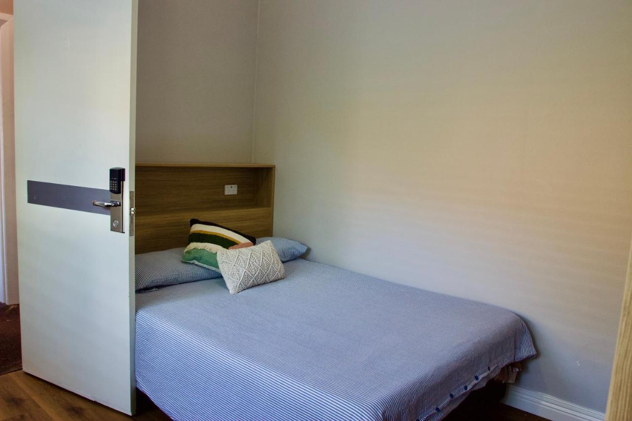 Hotel Carnarvon Kirribilli, 4*