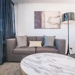 Train Station Access! 1Bed1Bath Apt At Chatswood