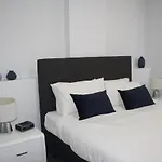 North Sydney Wyndel Apartments-Mil1005