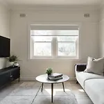 Garden Apartment - Short Walk To Harbour Bridge