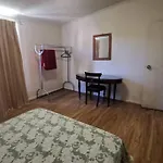Brightly Lit And Comfy Double Room. Best Price!Bla