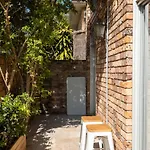 Coastal-Luxe Townhouse/ Mosman