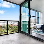 Surry Hills Modern One Bedroom Apartment -Goul