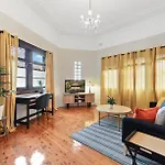 The Luxurious Apartment With Courtyard