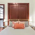 The Luxurious Apartment With Courtyard