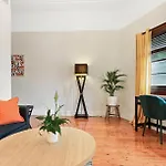The Luxurious Apartment With Courtyard