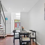 Kozyguru Redfern Lovely 2 Bedroom Terrace 1X Free Parking Nre005