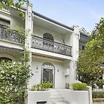 Pet Friendly Paddo Terrace