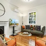 Beautiful 2-Bed Terrace House With Outdoor Areas