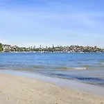 Harbour View In Rose Bay