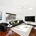 Spacious House With Queen Beds Home Cinema