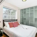Bent6 - Spacious W/ Panoramic Sydney Harbour Views