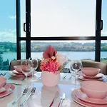 Lovely Waterview 1 Bedroom +Study+Free Parking