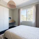 Beautiful 2Br Top Floor Bondi Beach Walk To Beach