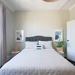 Beautiful 2Br Top Floor Bondi Beach Walk To Beach