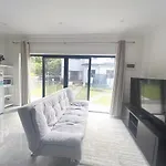 Entire New Granny Flat With 3 Bedrooms 2 Bathrooms