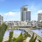 Two Beds Scenic Water&Bridge View Masterpiece Holi