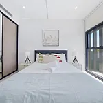 City N Park View 1 Bedroom Apt @Waterloo