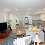 Huge 3 Bed Camperdown Garden Apt W Parking Aircon