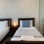 2 Bedroom In The Middle Of Sydney With Beautiful River View
