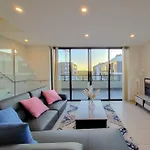 Spacious 3-Bed Penthouse With Perfect View