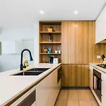 Lovely 2 Bedroom Apt With Swimming Pool