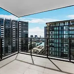 Lovely 2 Bedroom Apt With Swimming Pool