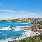 Tamarama Oceanfront Apartment - Best View In Sydney