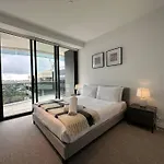 City View Designed Apartment In Bondi Junction