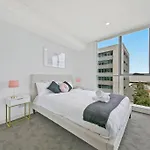 Aircabin｜Mascot｜Spacious & Modern｜Walk To Station