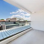 Superb Corporate Apartment Neutral Bay G404
