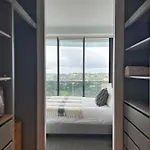City View Designed Apartment In Bondi Junction
