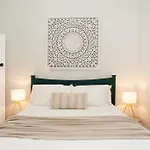 Large 4 Bed Beachside Haven 50M To Bondi Beach