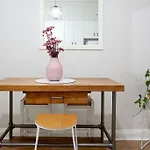 Large 4 Bed Beachside Haven 50M To Bondi Beach