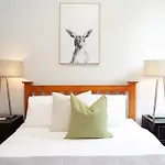 Large 4 Bed Beachside Haven 50M To Bondi Beach
