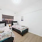 Burwood City Newly Renovated 2 Bed 2 Bath Free Private Parking Big Apt