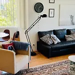 Top Gem Family Stay - Olympic Park, Newington