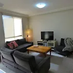 Buchn - 2Br In Balmain With Pool & Gym Facilities