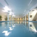 Buchn - 2Br In Balmain With Pool & Gym Facilities
