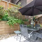 2 Bd Apt With Large Courtyard Near The Star Casino