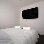 Eggie\'S Nest - Luxury 1 Bedroom Apartment
