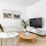 Kahlo Bondi - Luxury Escape - 2 Bedroom Furnished Apartments