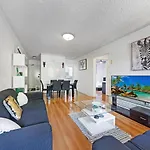 Kozyguru / Westmead / 2 Bed Unit + Free Parking / Walk To Westmead Hospital / Nwe022