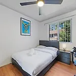Kozyguru / Westmead / 2 Bed Unit + Free Parking / Walk To Westmead Hospital / Nwe022