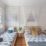 Rustic Private Room In Waterfront Beach Retreat 2 - Sharehouse