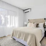 Kahlo Bondi - Luxury Escape - 3 Bedroom Furnished Apartments