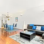 Beautiful 2-Bed Apartment With Ocean Views Of Barangaroo