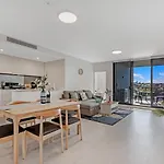 Fully Equipped Apartment In Rockdale