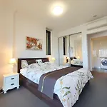 Comfy & Bright 1 Bed Apt Olympic