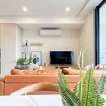 City Living Made Easy 1 Bed Apt In Ashfield Heart